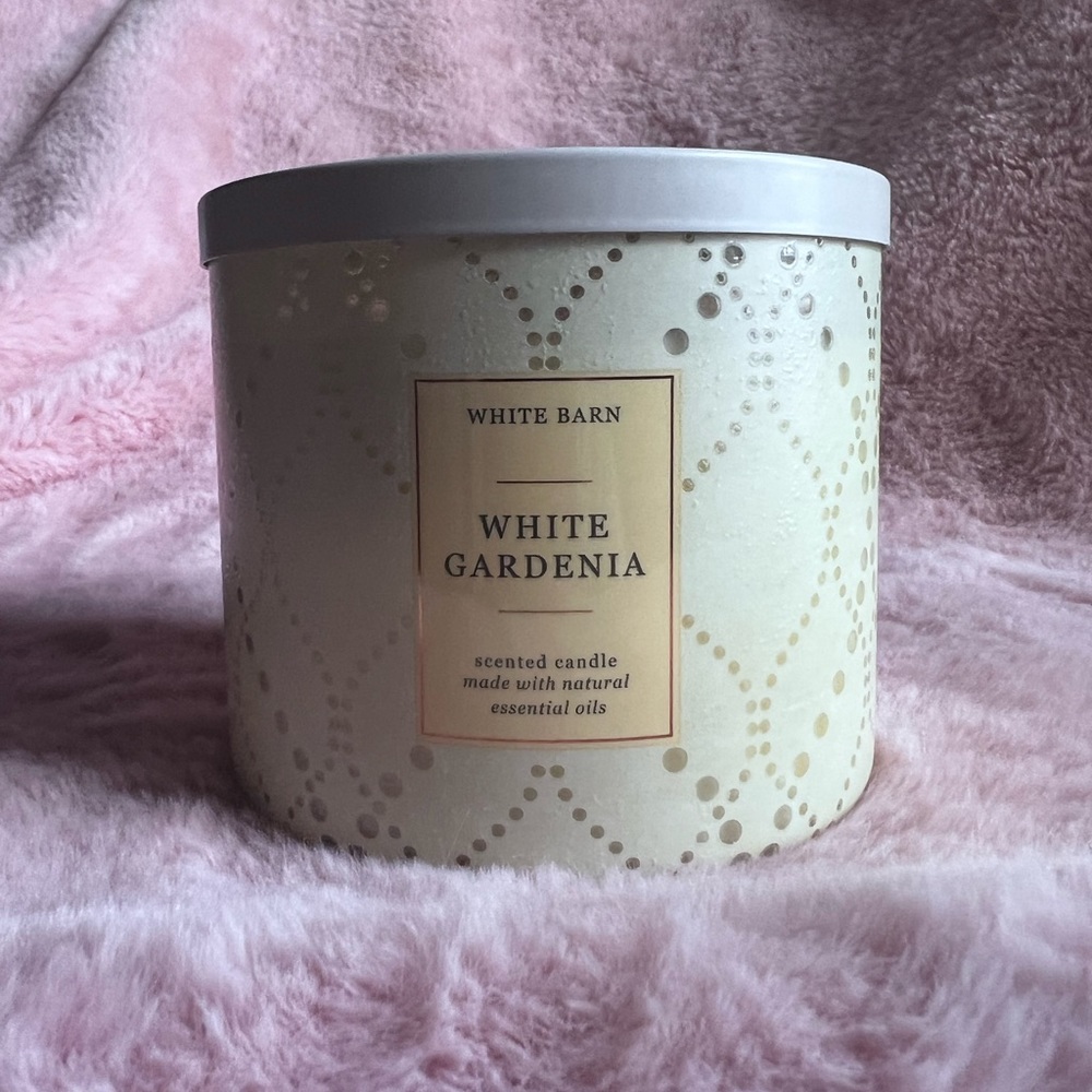 NEW White Barn White Gardenia 14.5 oz candle